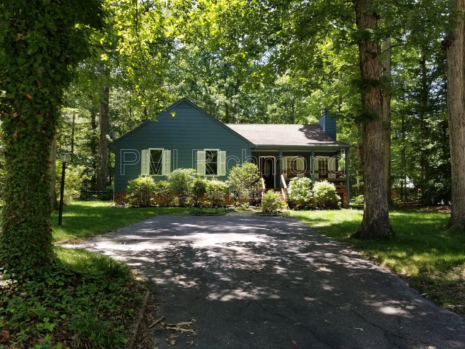 Charming 3 Bedroom 2 Bathroom Ranch in Brandermill! property image