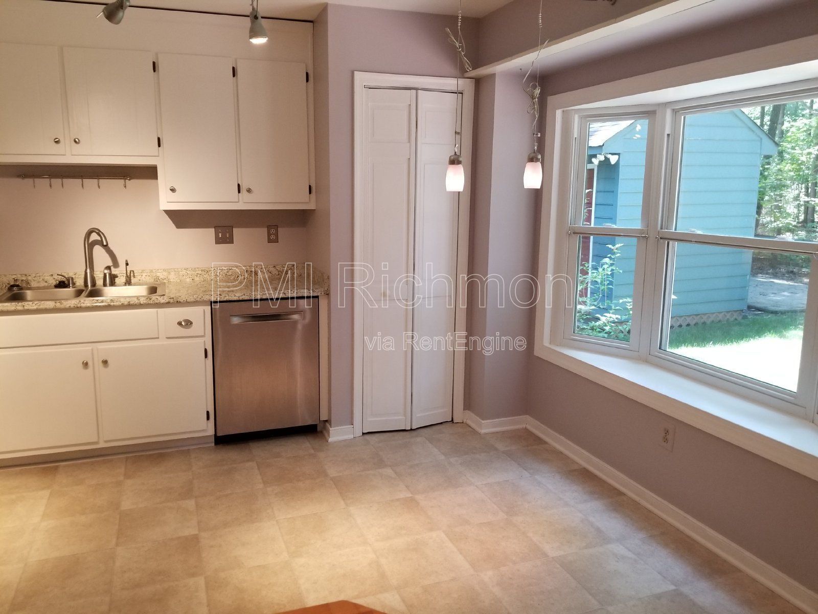 Charming 3 Bedroom 2 Bathroom Ranch in Brandermill! property image