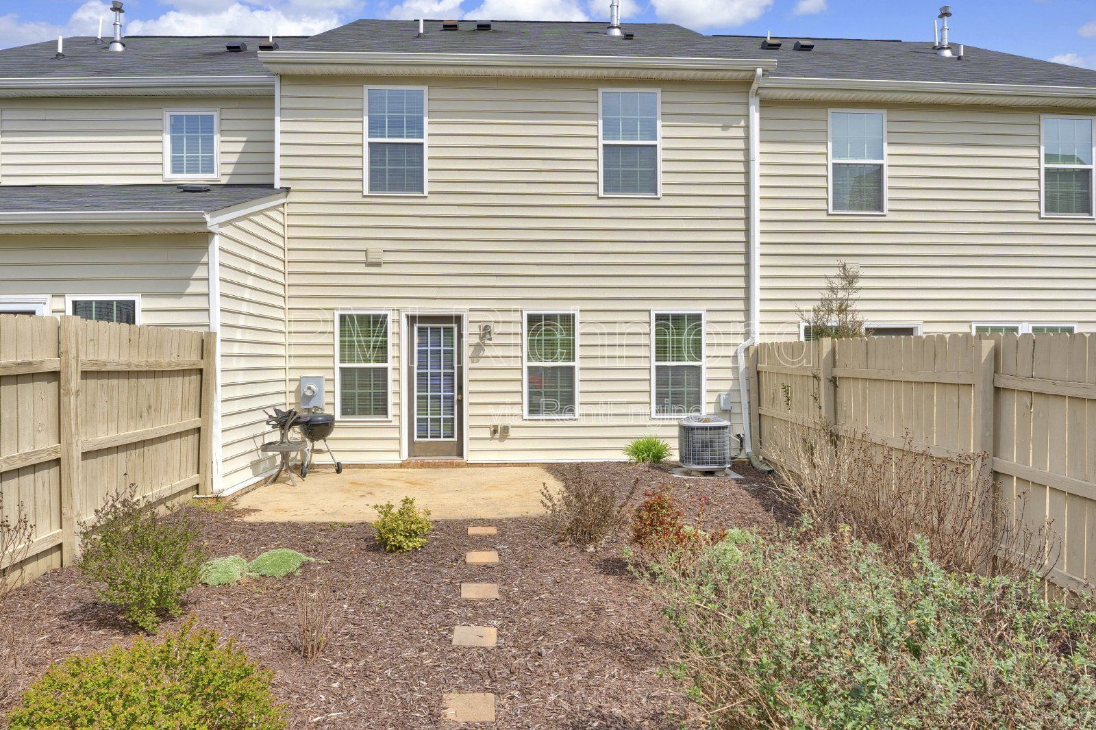 Welcome to The Bluffs at Bell Creek with this Charming 3-Bed Townhouse in Mechanicsville! property image