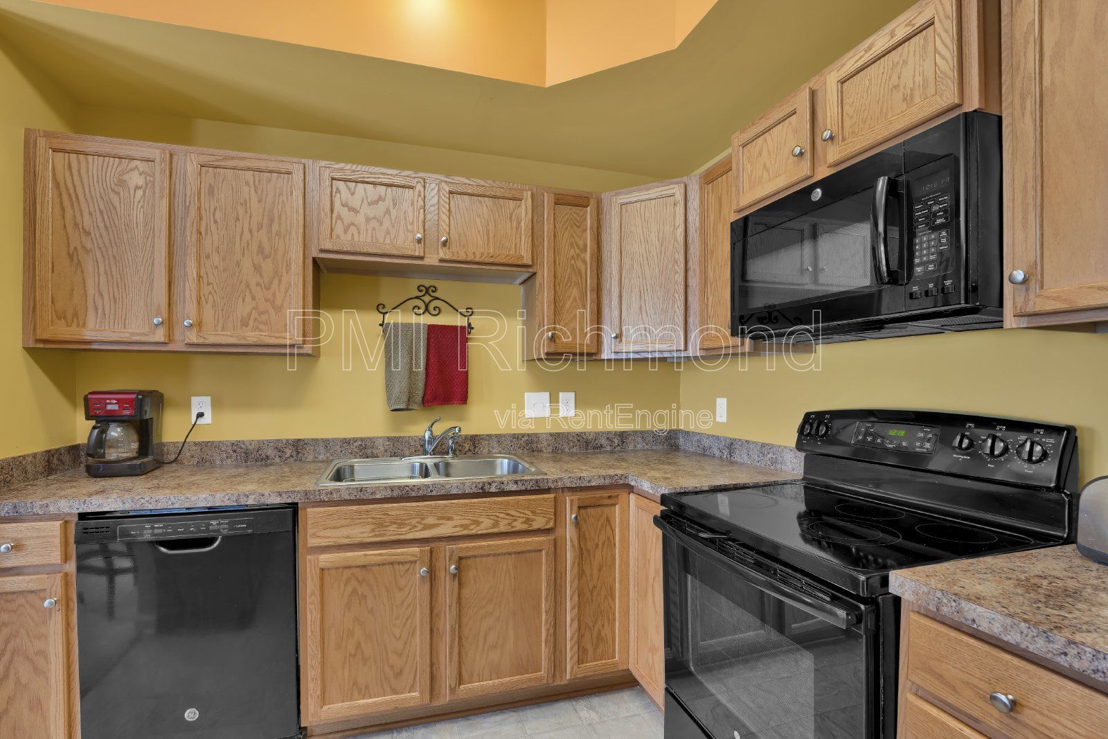 Welcome to The Bluffs at Bell Creek with this Charming 3-Bed Townhouse in Mechanicsville! property image