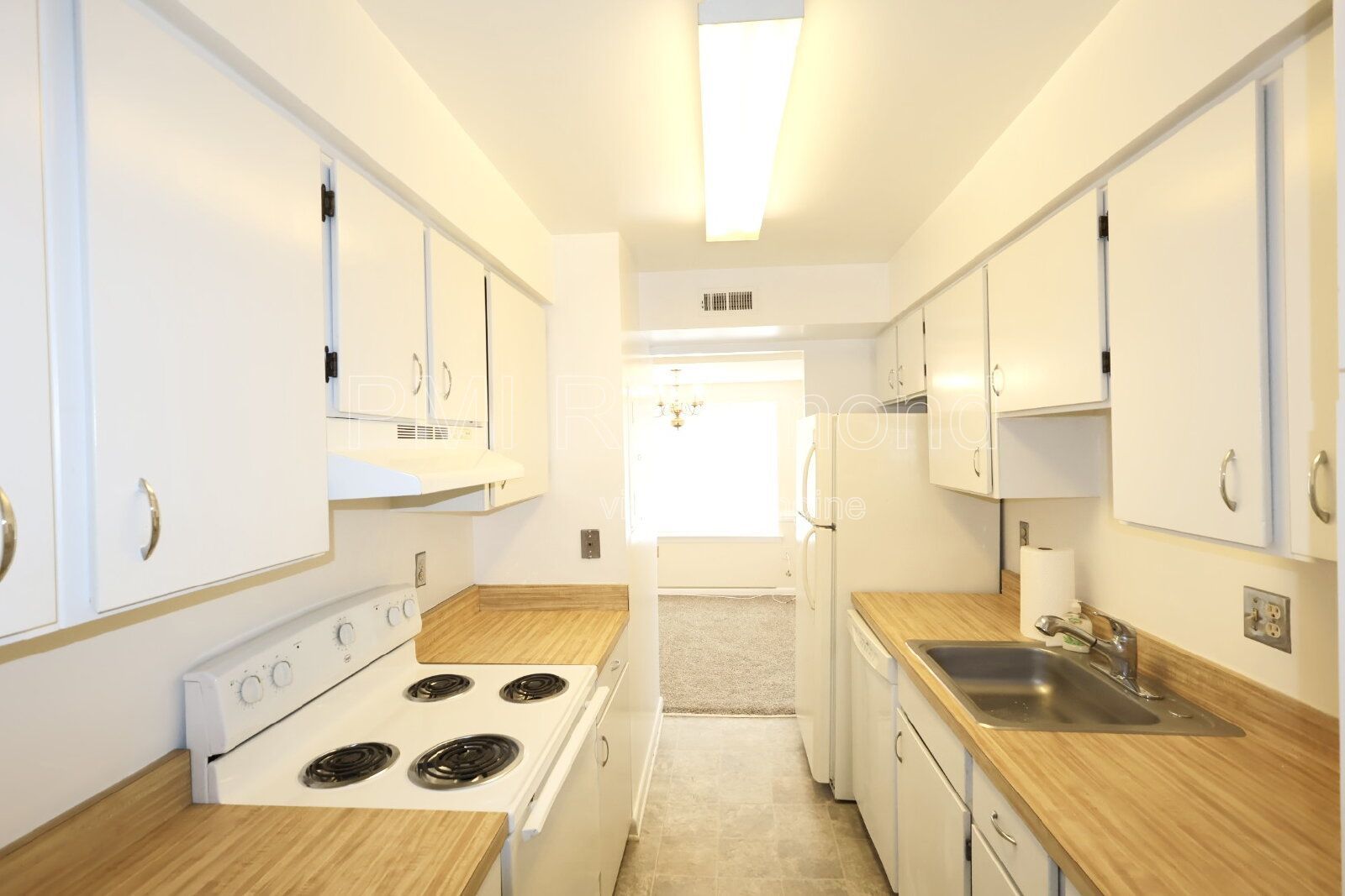 Experience Comfortable Living at 1509 Thistle Rd #104! property image