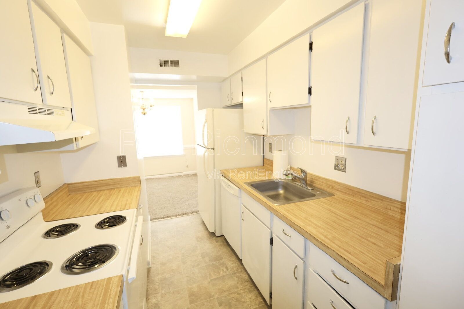 Experience Comfortable Living at 1509 Thistle Rd #104! property image