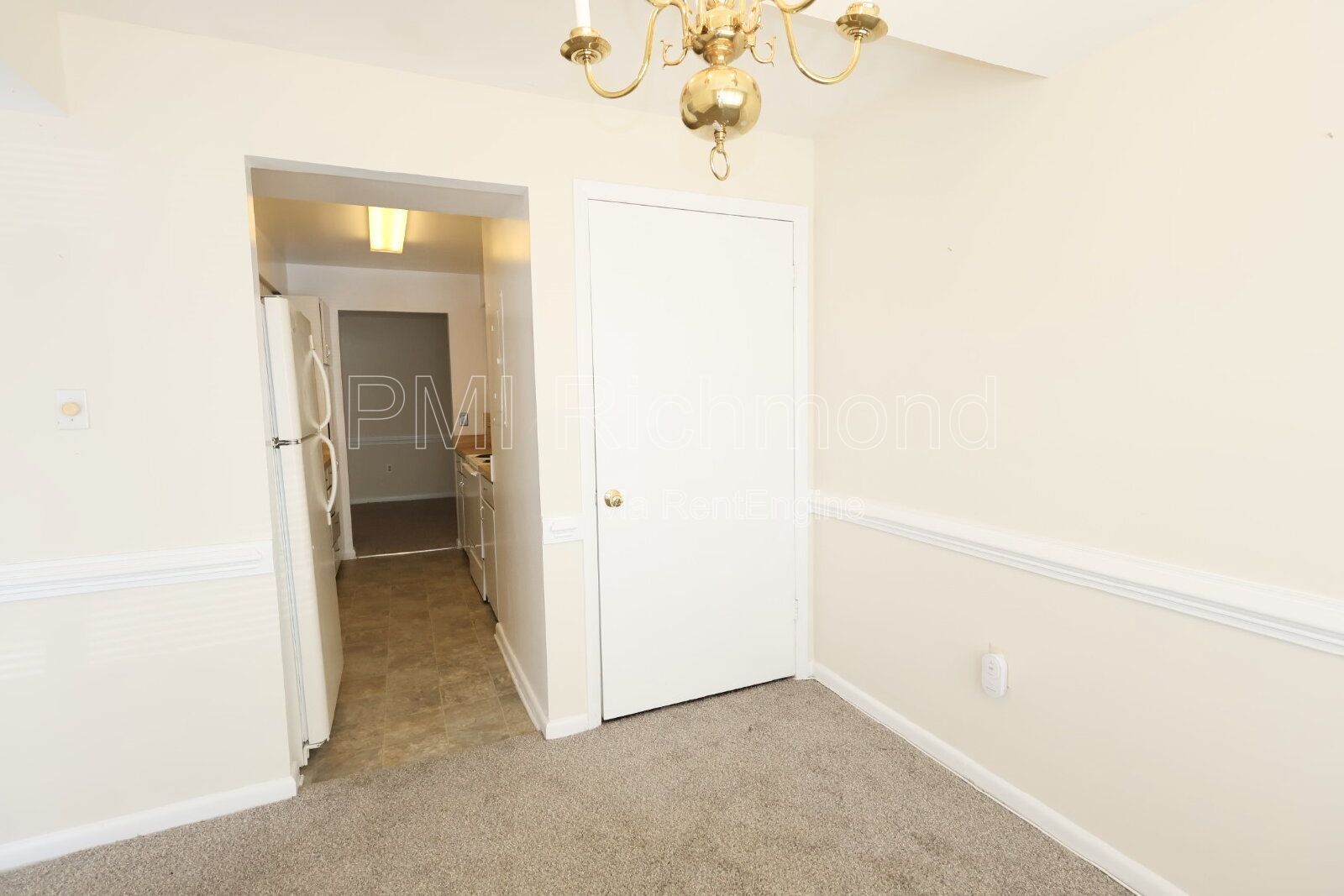 Experience Comfortable Living at 1509 Thistle Rd #104! property image