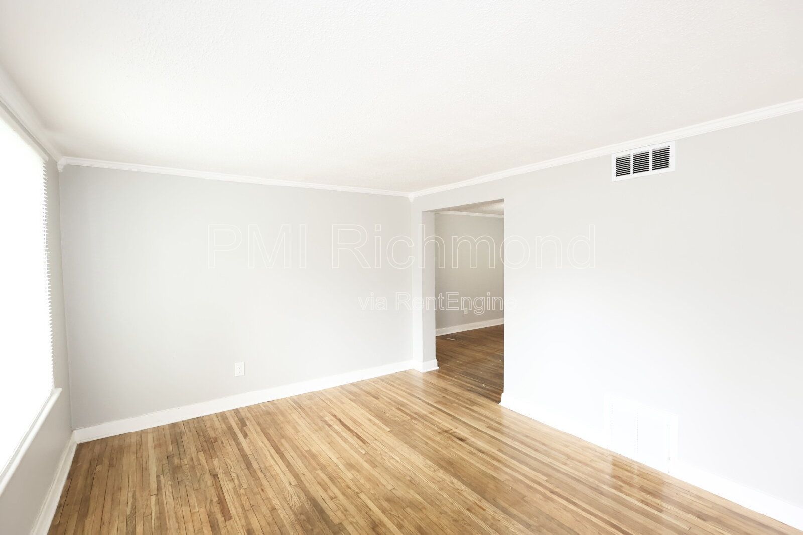 Lovely 3-Bed Home Perfectly located in Lakeside! property image