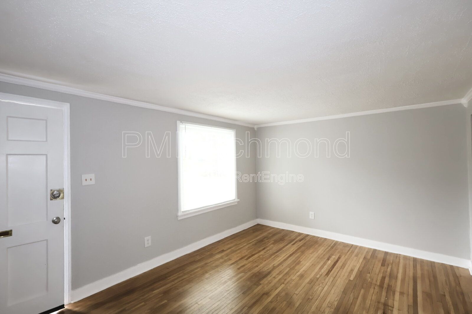 Lovely 3-Bed Home Perfectly located in Lakeside! property image