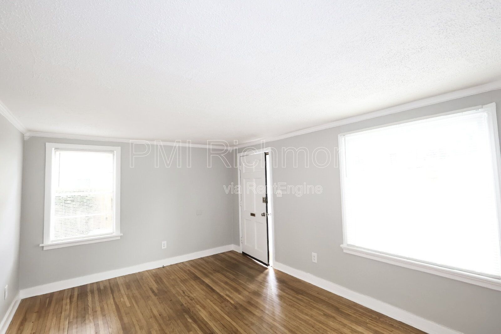 Lovely 3-Bed Home Perfectly located in Lakeside! property image