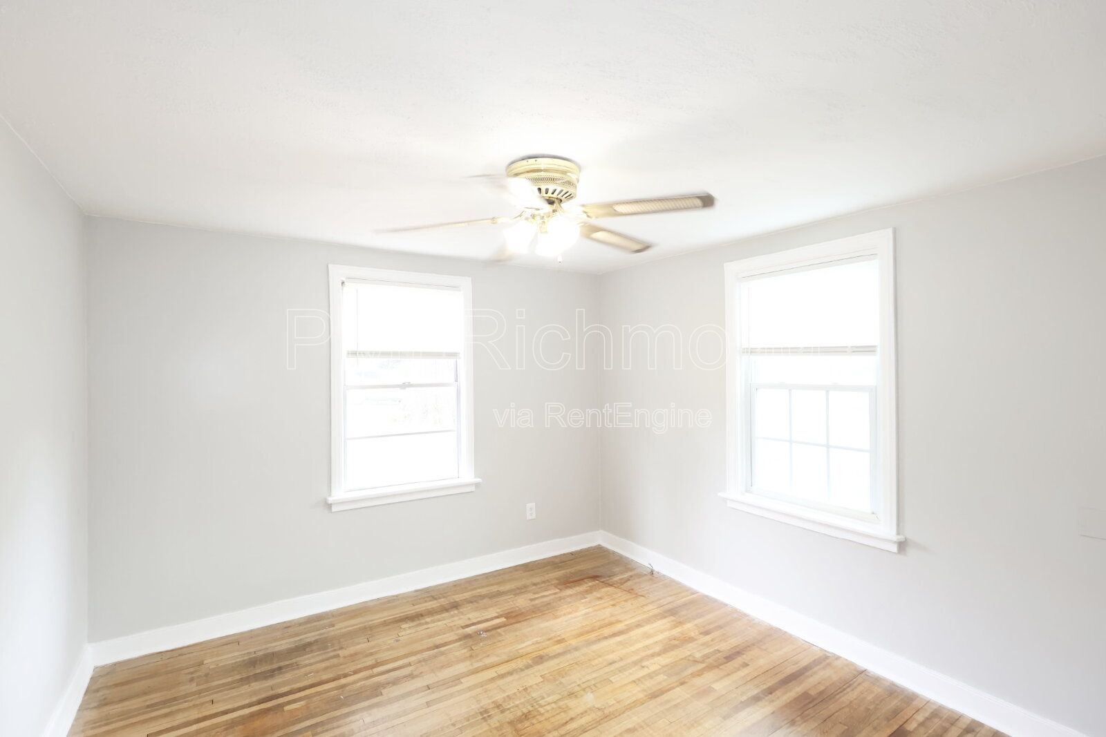 Lovely 3-Bed Home Perfectly located in Lakeside! property image