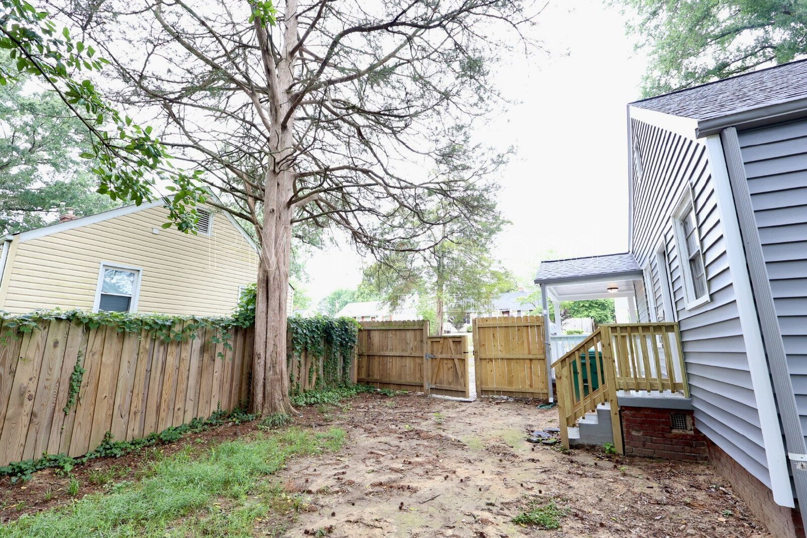 Lovely 3-Bed Home Perfectly located in Lakeside! property image