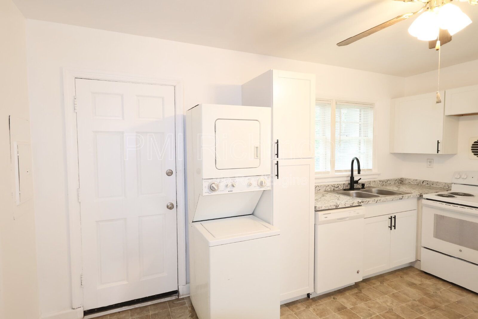 Quaint 3-Bed Home with Beautiful Hardwood Floors! property image