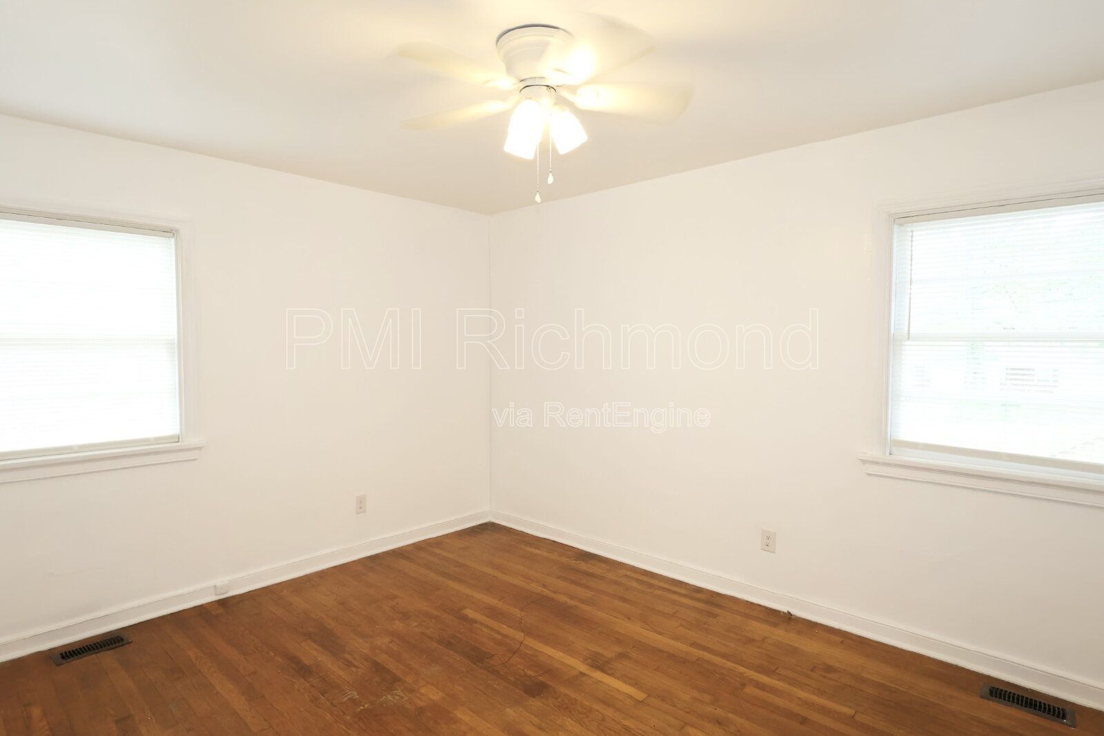 Quaint 3-Bed Home with Beautiful Hardwood Floors! property image