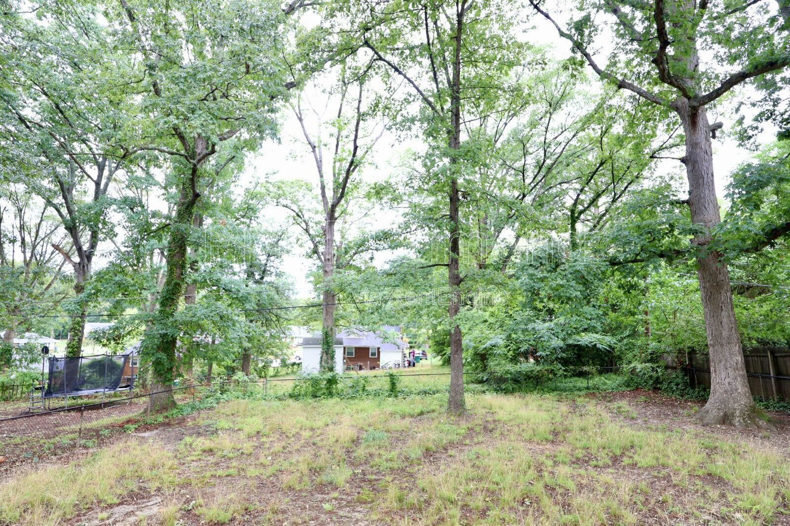 Quaint 3-Bed Home with Beautiful Hardwood Floors! property image