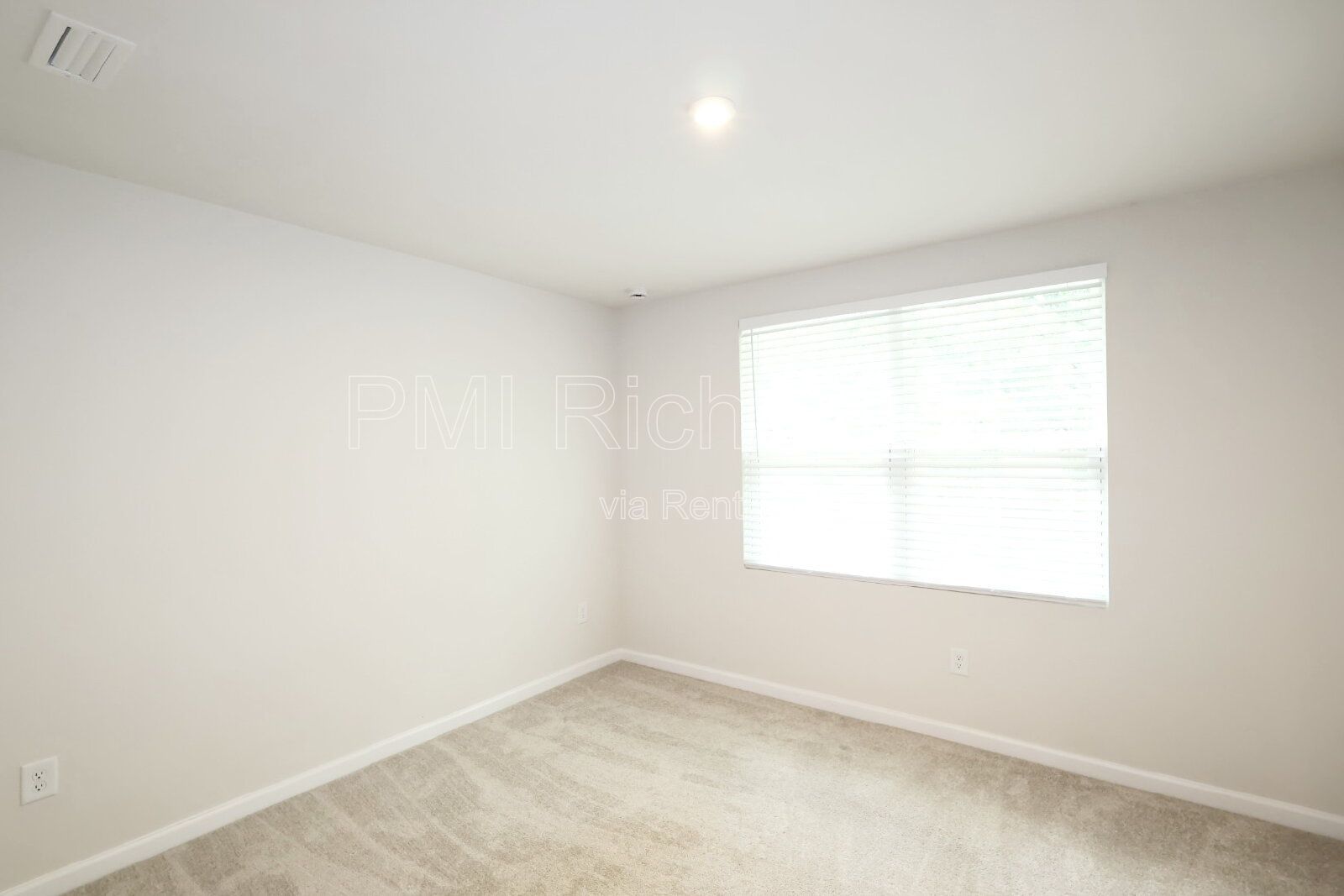 Gorgeous 3-Bed Townhouse with Modern Upgrades in Richmond! property image