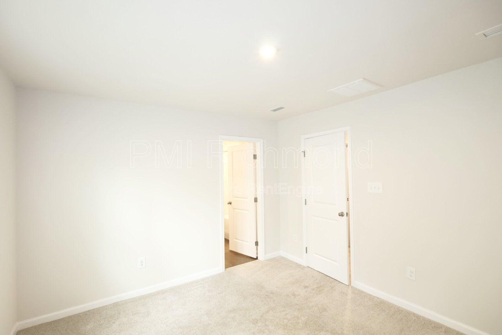 Gorgeous 3-Bed Townhouse with Modern Upgrades in Richmond! property image