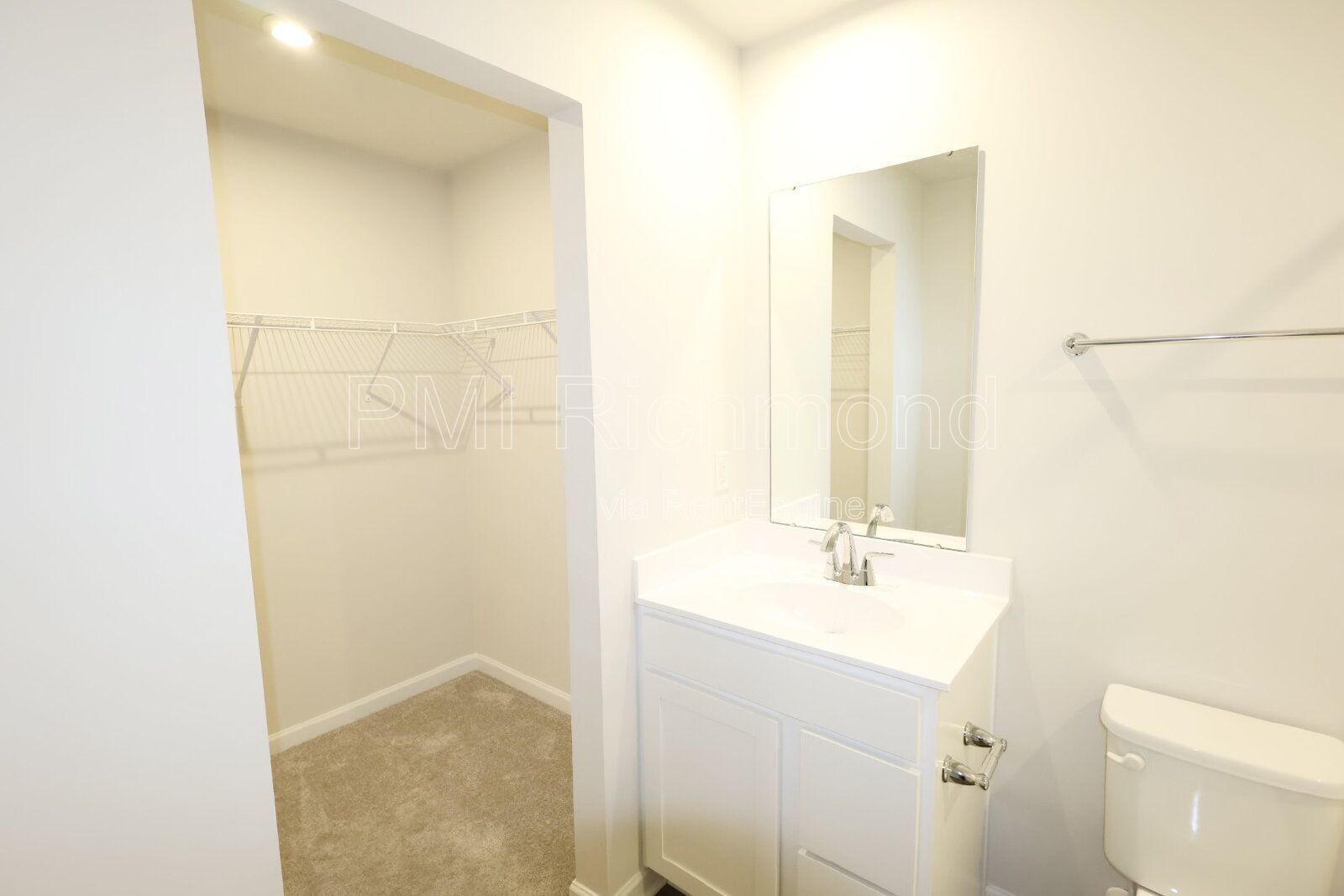 Gorgeous 3-Bed Townhouse with Modern Upgrades in Richmond! property image