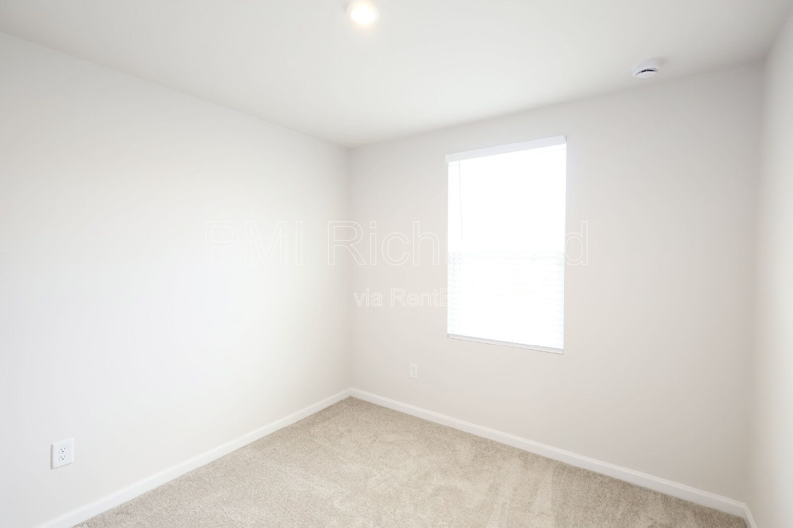 Gorgeous 3-Bed Townhouse with Modern Upgrades in Richmond! property image