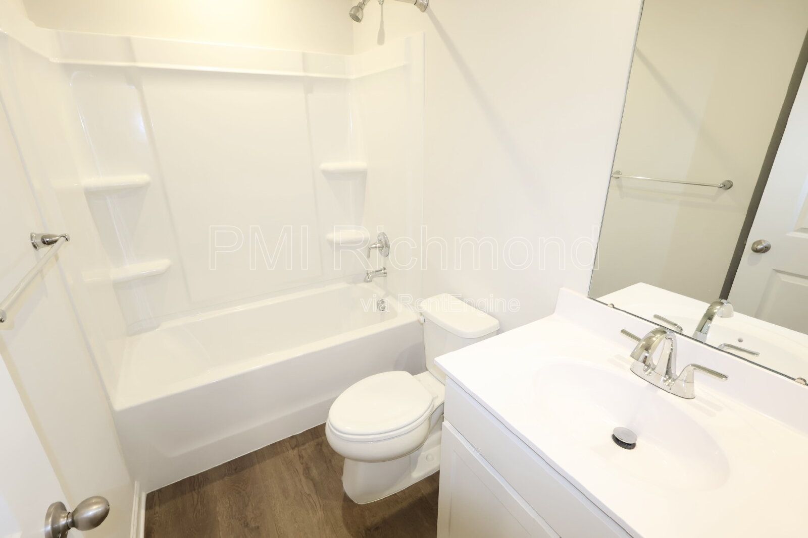 Gorgeous 3-Bed Townhouse with Modern Upgrades in Richmond! property image