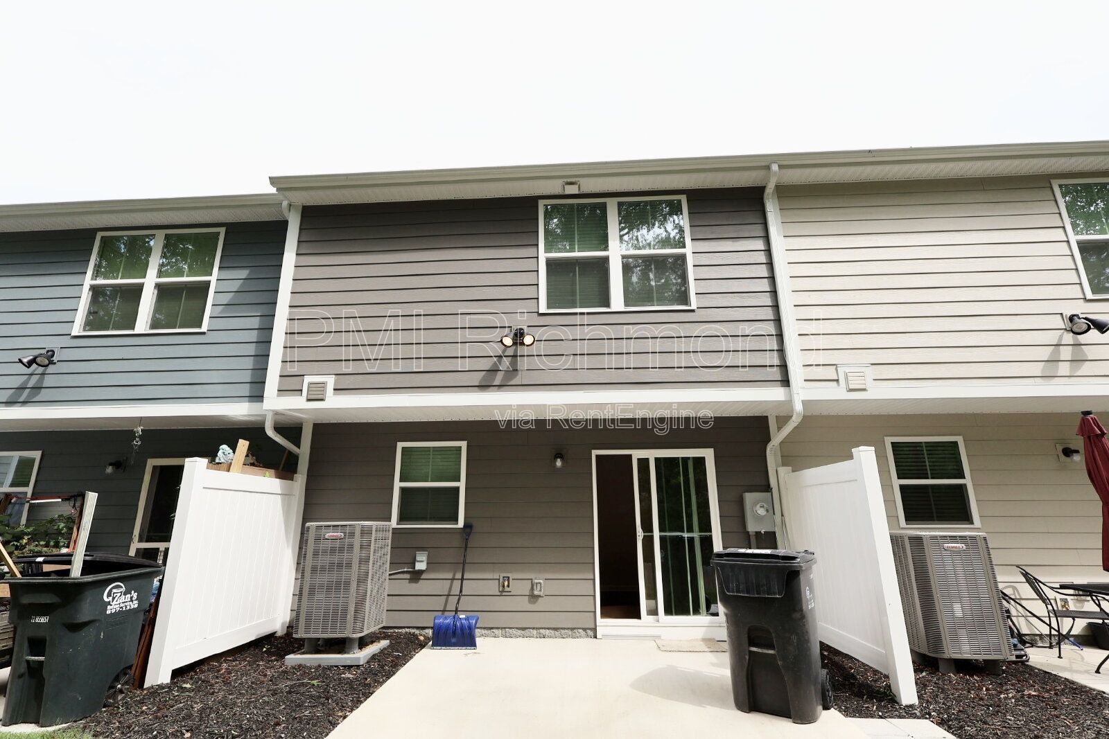 Gorgeous 3-Bed Townhouse with Modern Upgrades in Richmond! property image
