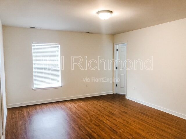 4-Bed Home with Granite Countertops & Hardwood Floors in Glen Allen! property image