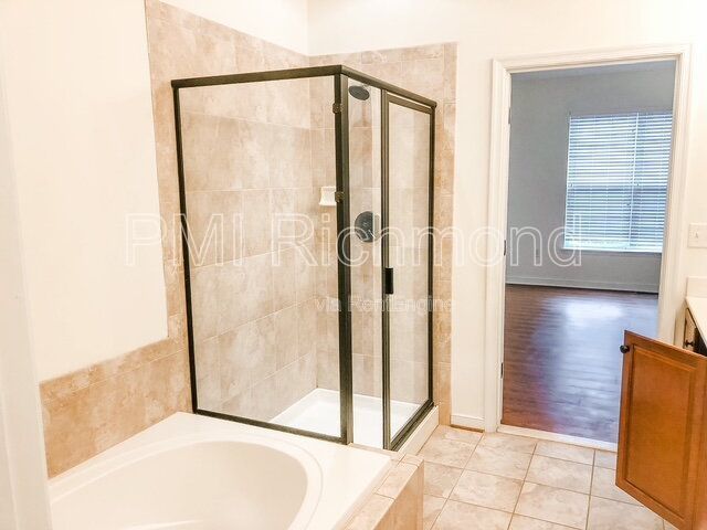 4-Bed Home with Granite Countertops & Hardwood Floors in Glen Allen! property image