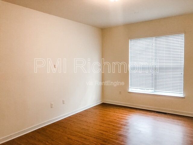 4-Bed Home with Granite Countertops & Hardwood Floors in Glen Allen! property image
