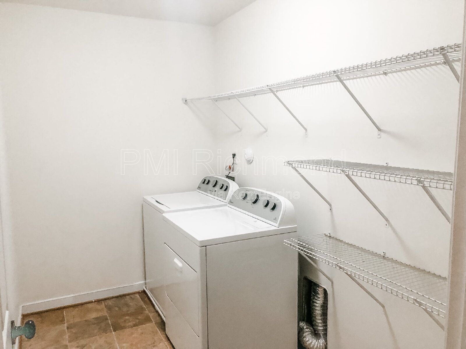 4-Bed Home with Granite Countertops & Hardwood Floors in Glen Allen! property image