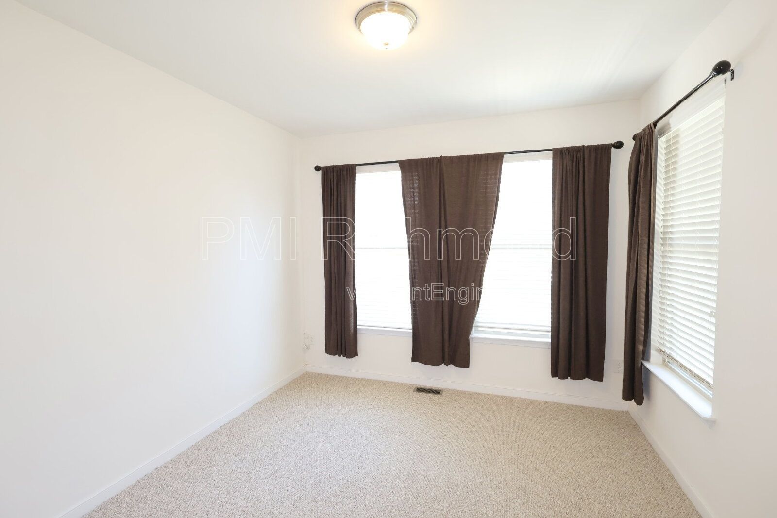 Discover a Spacious Retreat: 5-Bed Chester Home with Modern Luxury Throughout! property image
