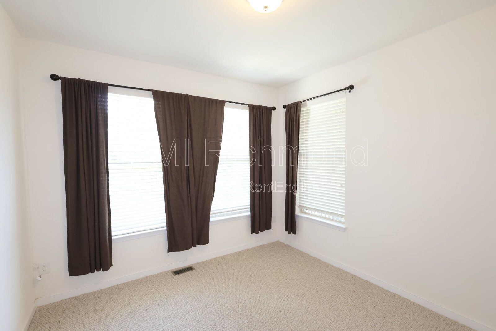Discover a Spacious Retreat: 5-Bed Chester Home with Modern Luxury Throughout! property image
