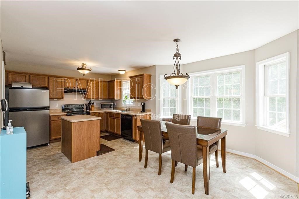 Beautiful 4-Bed Single Family Home in the Kings Grove Subdivision of Chesterfield! property image