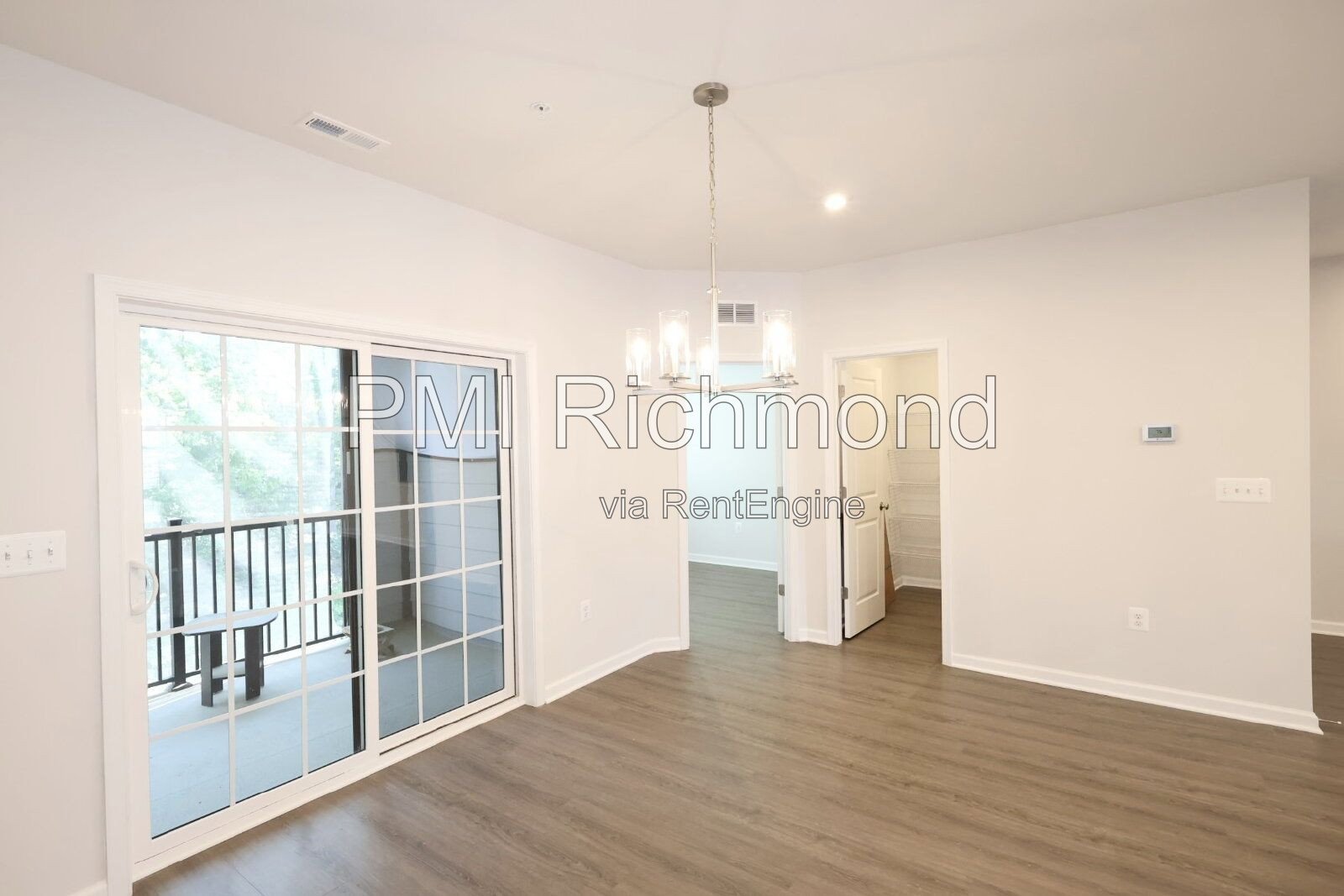 Stunning and Modern 3-Bed Townhome in Midlothian! property image