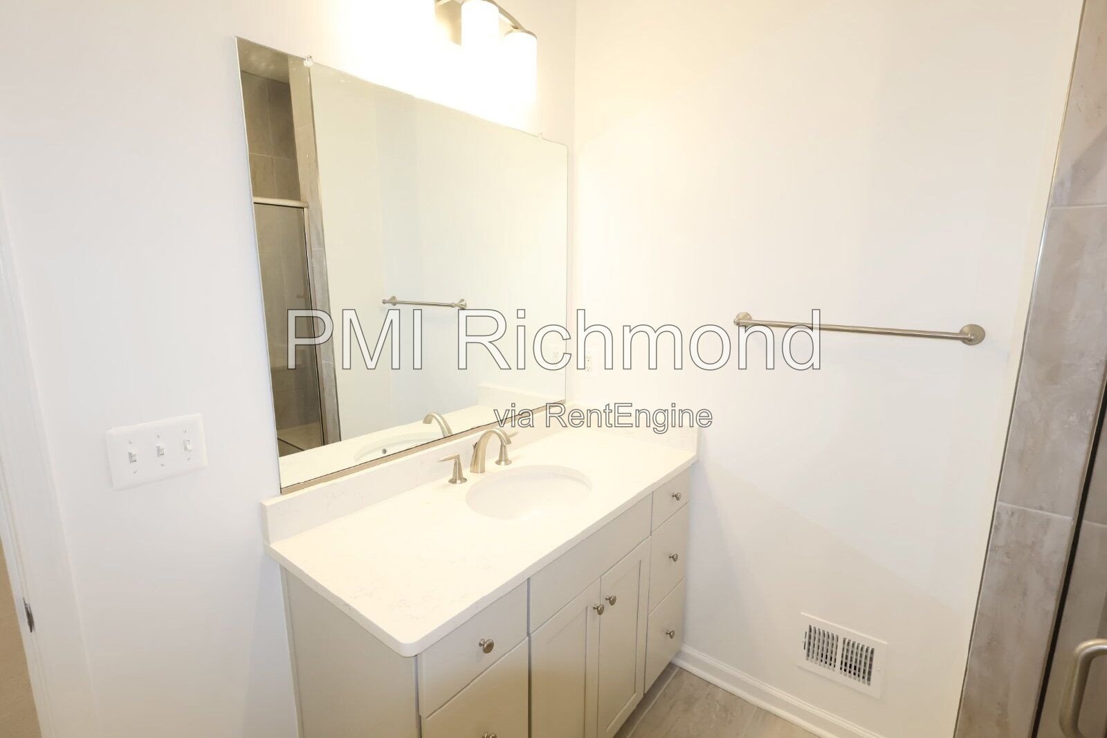 Stunning and Modern 3-Bed Townhome in Midlothian! property image