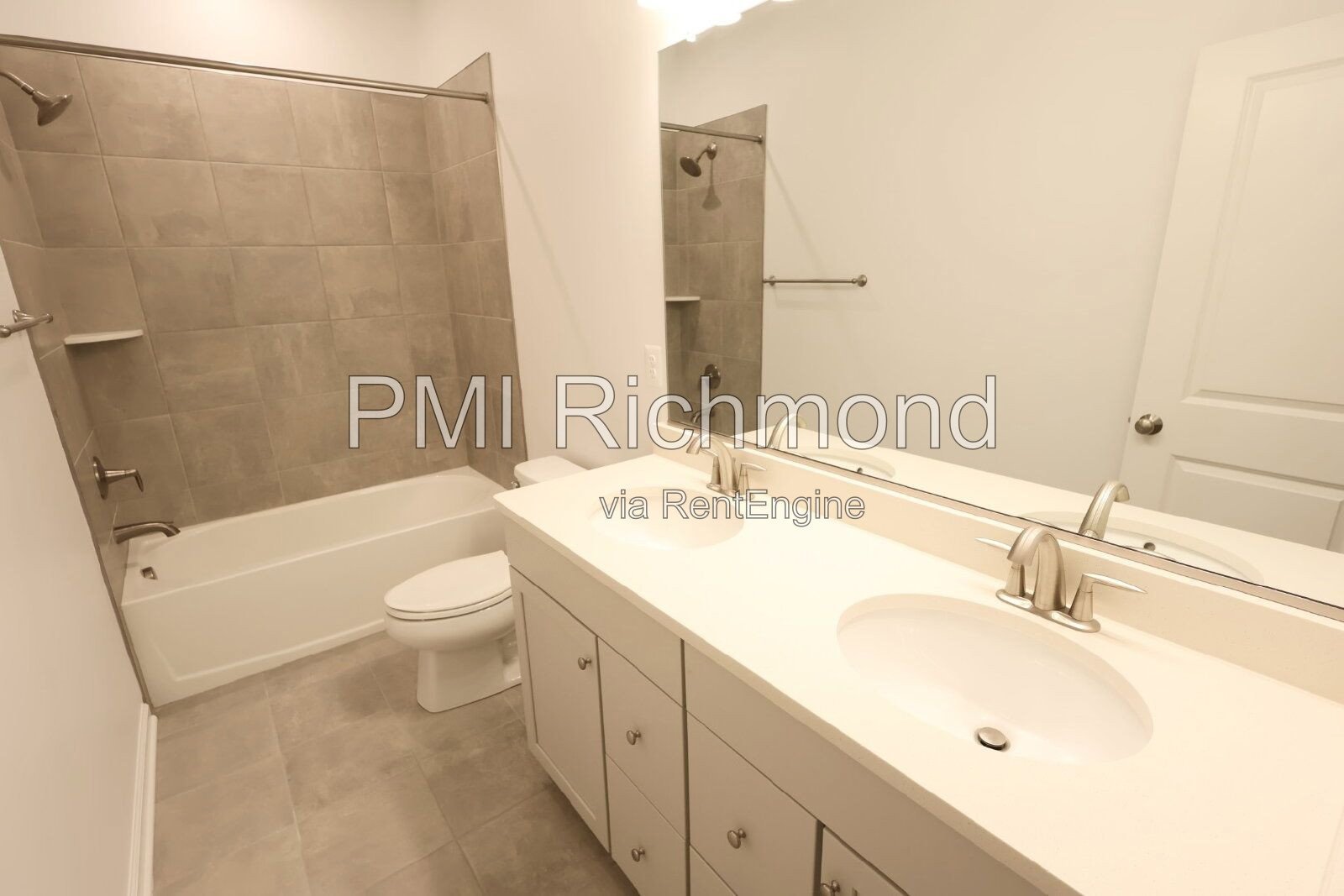 Stunning and Modern 3-Bed Townhome in Midlothian! property image