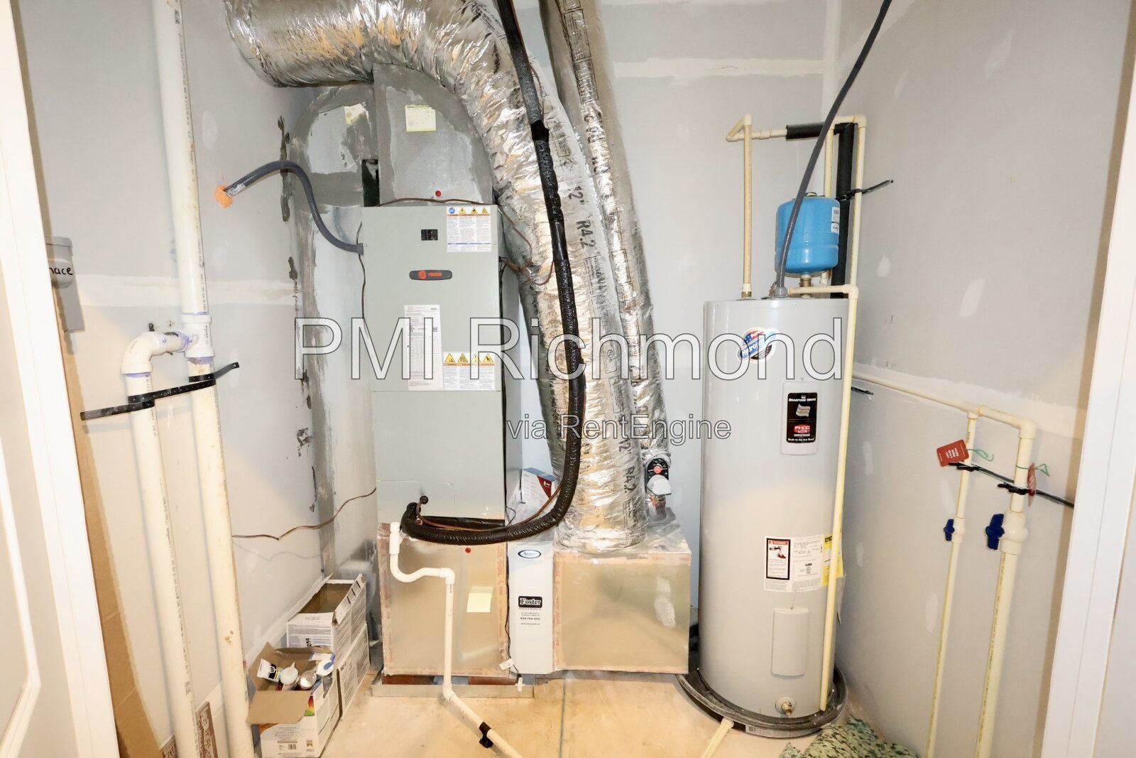 Stunning and Modern 3-Bed Townhome in Midlothian! property image