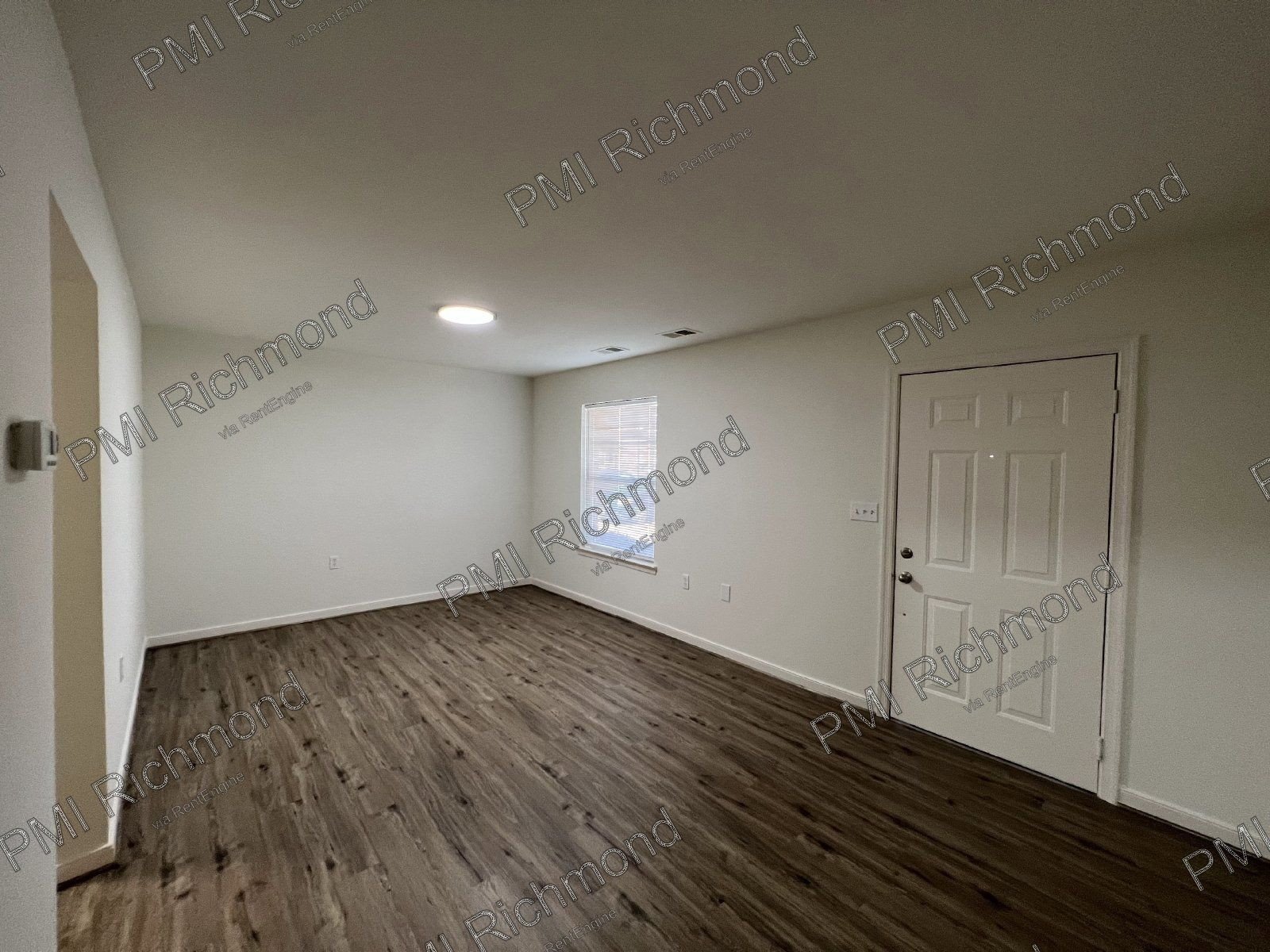 Desirable 2-Bedroom Corner Unit in The Villas Of Oakwood Community! property image