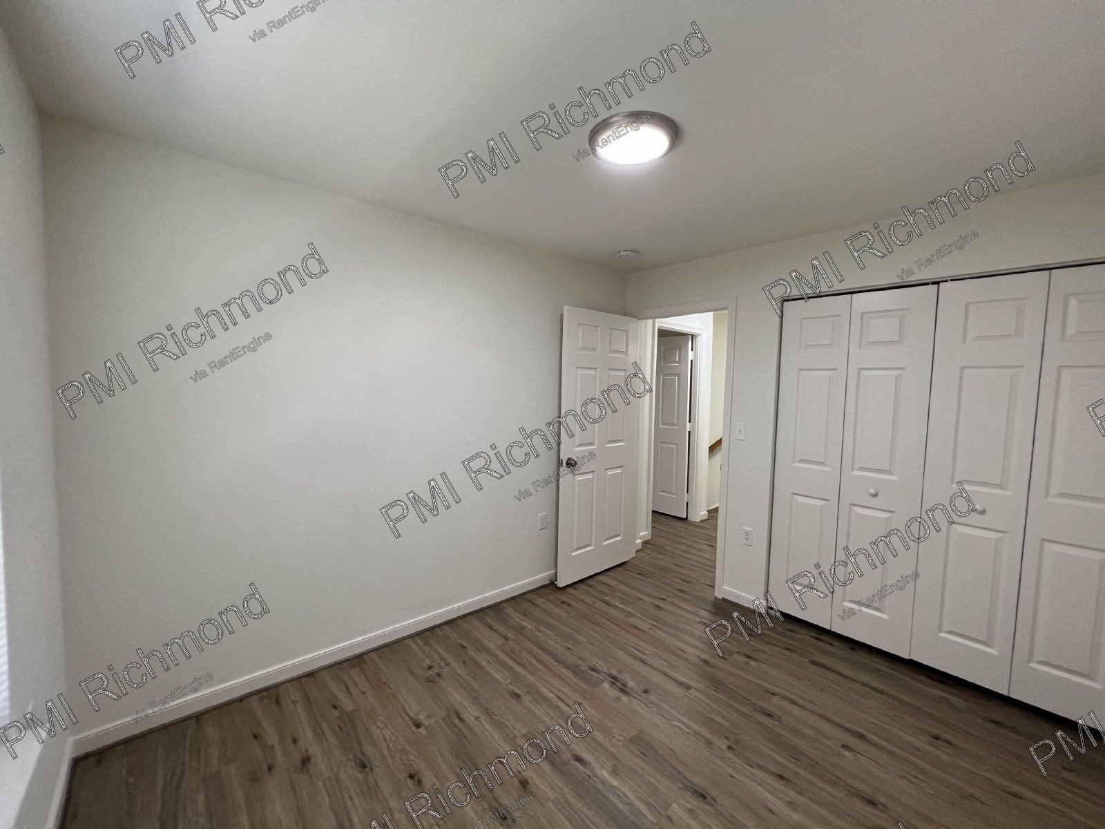 Desirable 2-Bedroom Corner Unit in The Villas Of Oakwood Community! property image