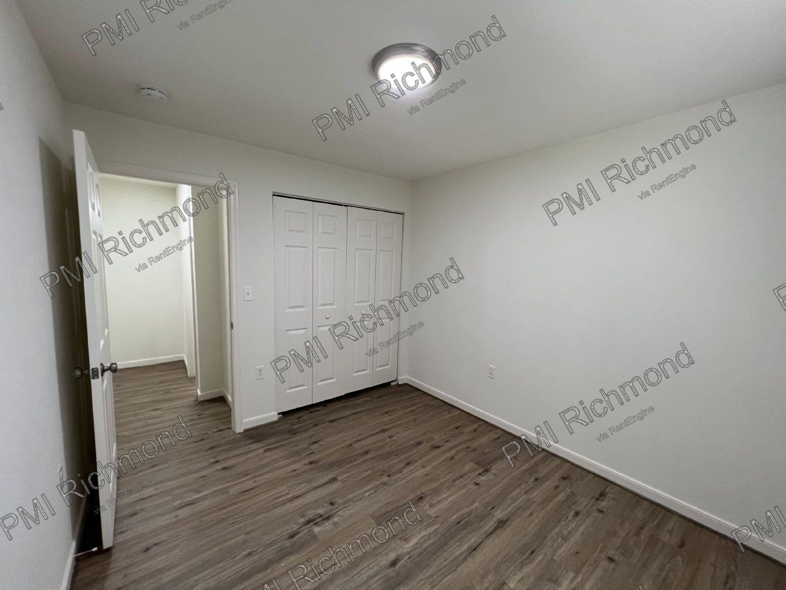 Desirable 2-Bedroom Corner Unit in The Villas Of Oakwood Community! property image