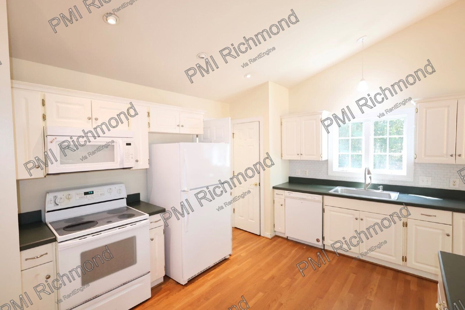 Gorgeous 3-Bed, 2-Bath Contemporary Rancher in Chesterfield! property image