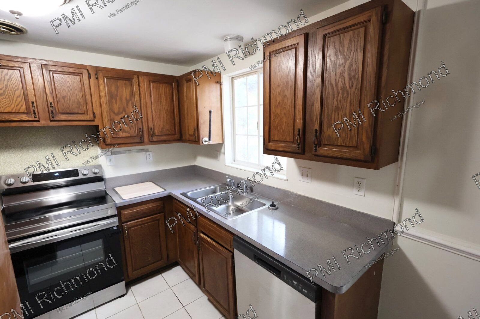 Spacious 5-Bed Home in the Broad Meadows Subdivision of Glen Allen! property image