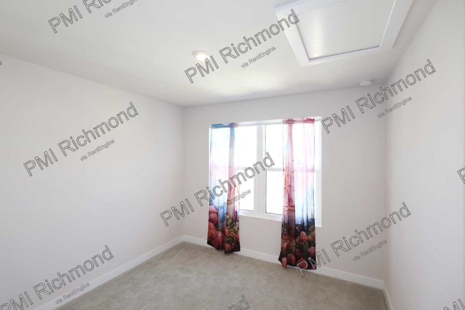 Discover Comfort and Style in This Spacious 3-Bed Townhouse in Chesterfield! property image
