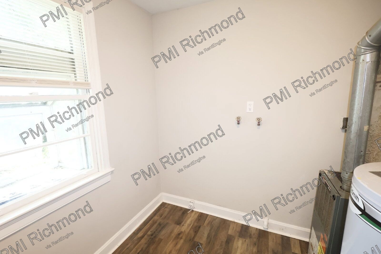 Charming 3-Bed Home with Brand New Flooring in Henrico! property image
