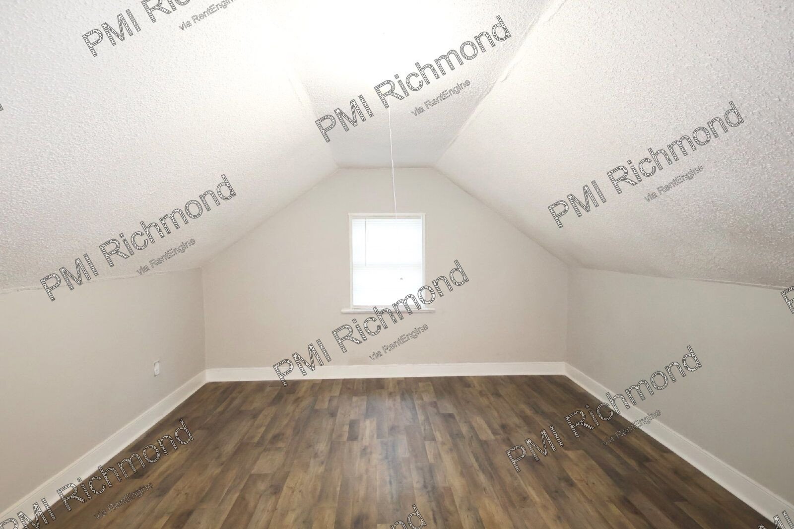 Charming 3-Bed Home with Brand New Flooring in Henrico! property image