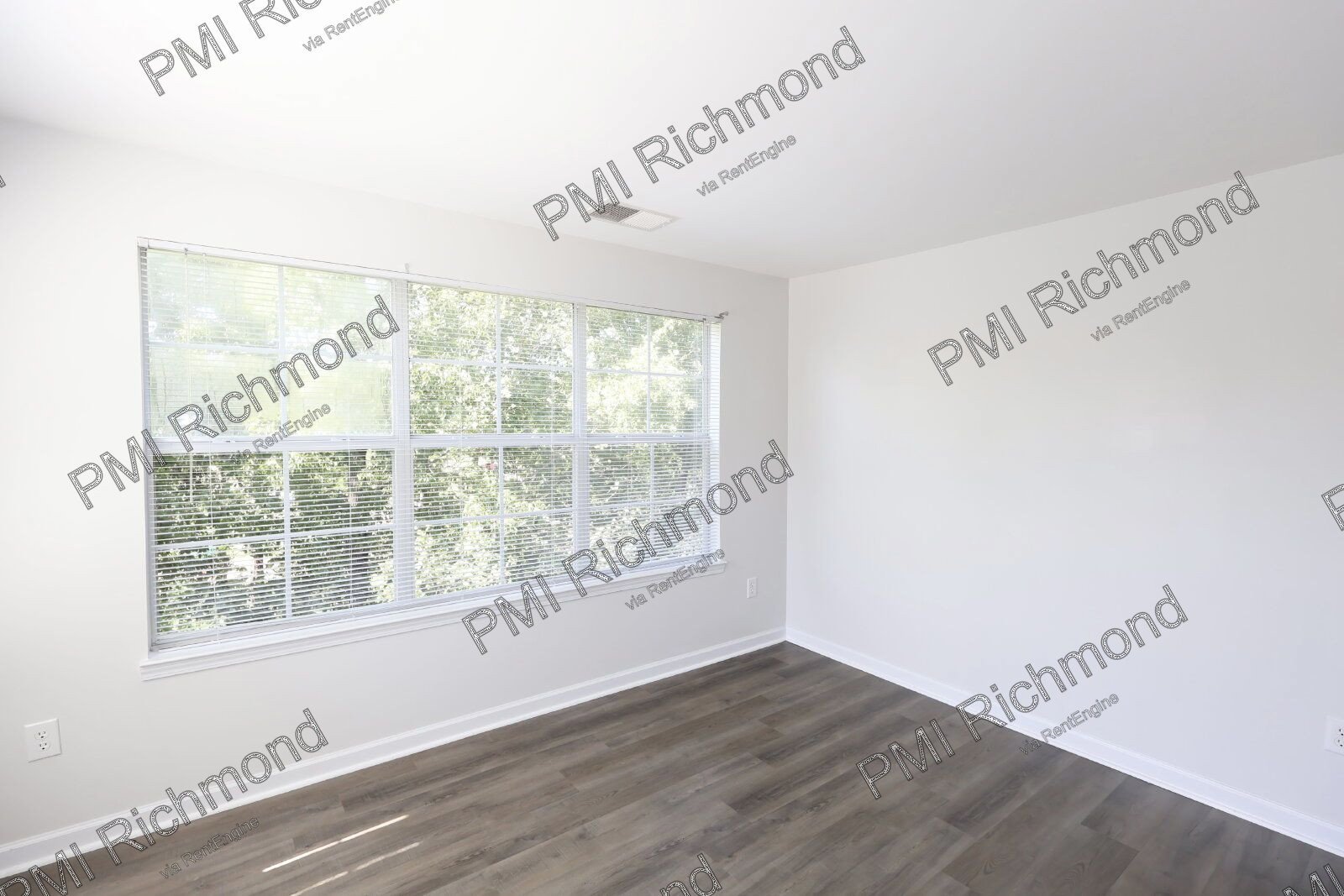 Gorgeous 2-Bedroom Condo in Bristol Village! property image