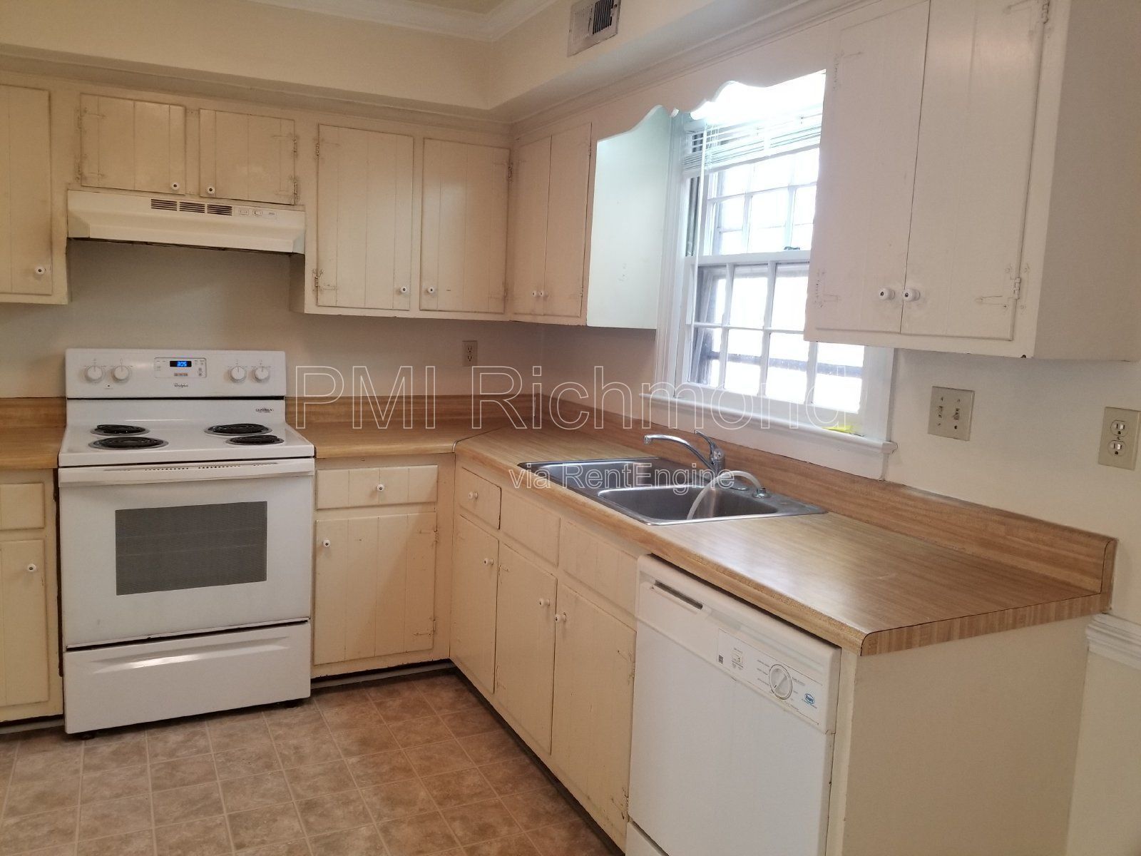 Cozy 3-Bed Home with 2.5 Baths in North Chesterfield - Spacious Living Awaits! property image