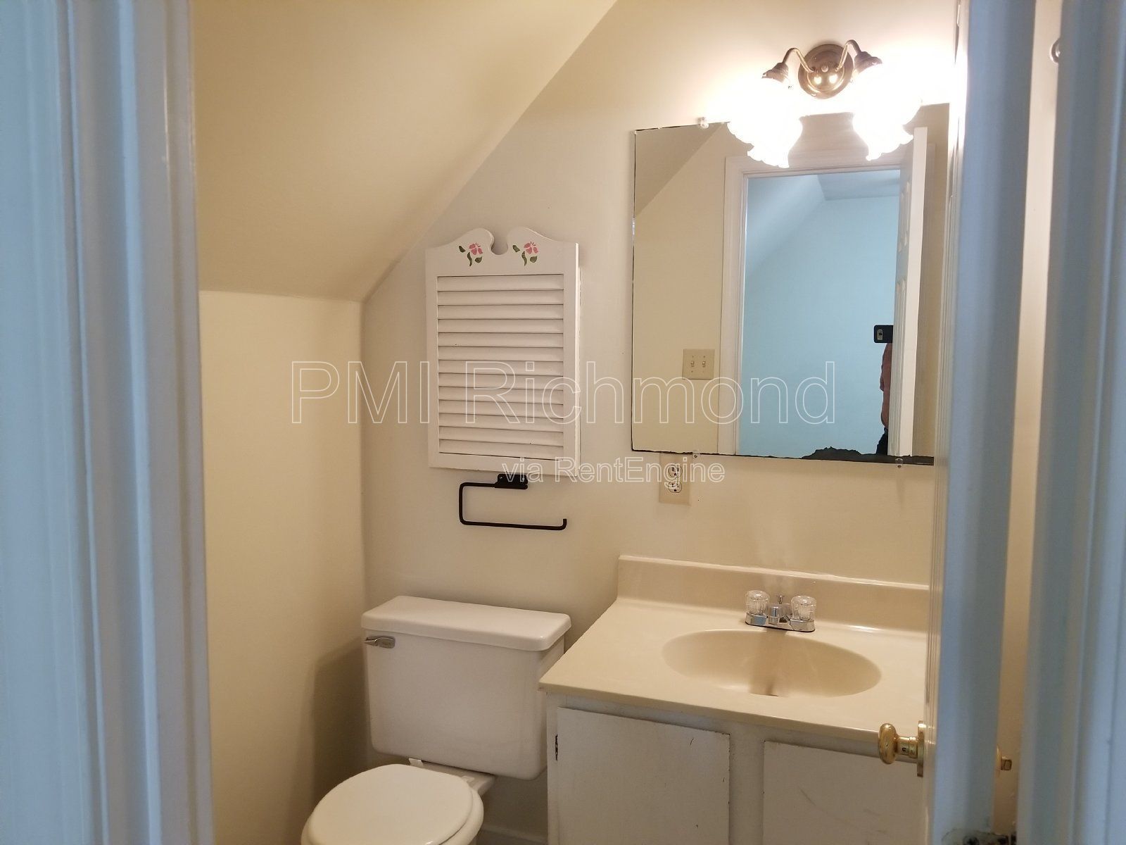 Cozy 3-Bed Home with 2.5 Baths in North Chesterfield - Spacious Living Awaits! property image