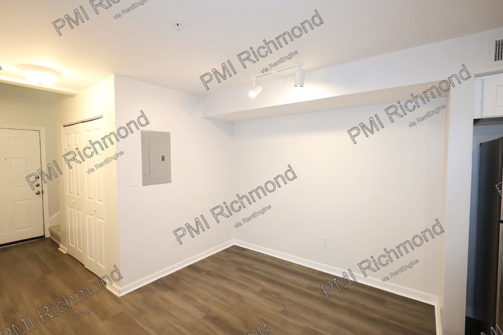 Gorgeous 2-Bedroom Condo in Bristol Village! property image