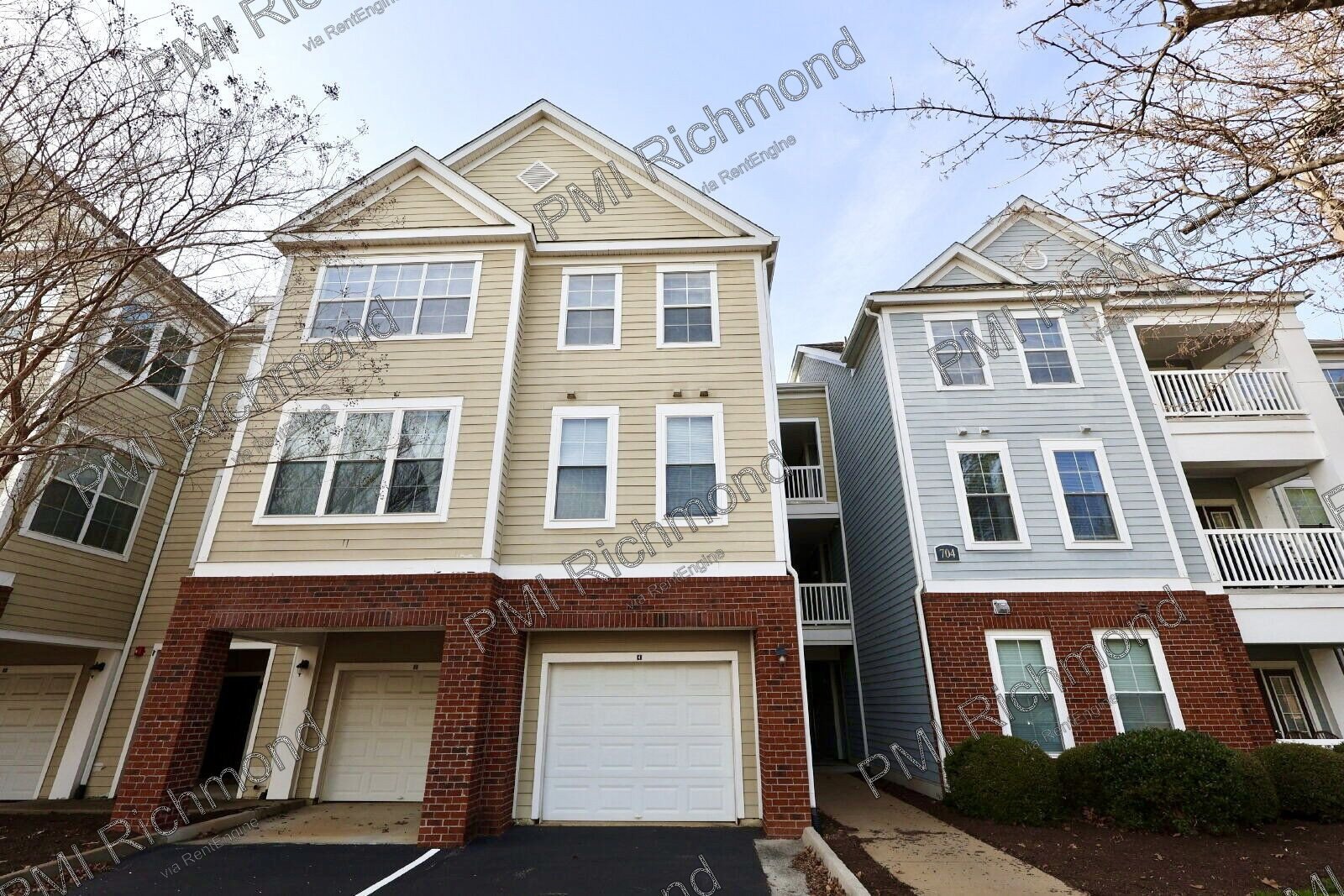 Well-Maintained Condo with a Loft in the Bristol Village At Charter Colony Subdivision of Chesterfield! property image