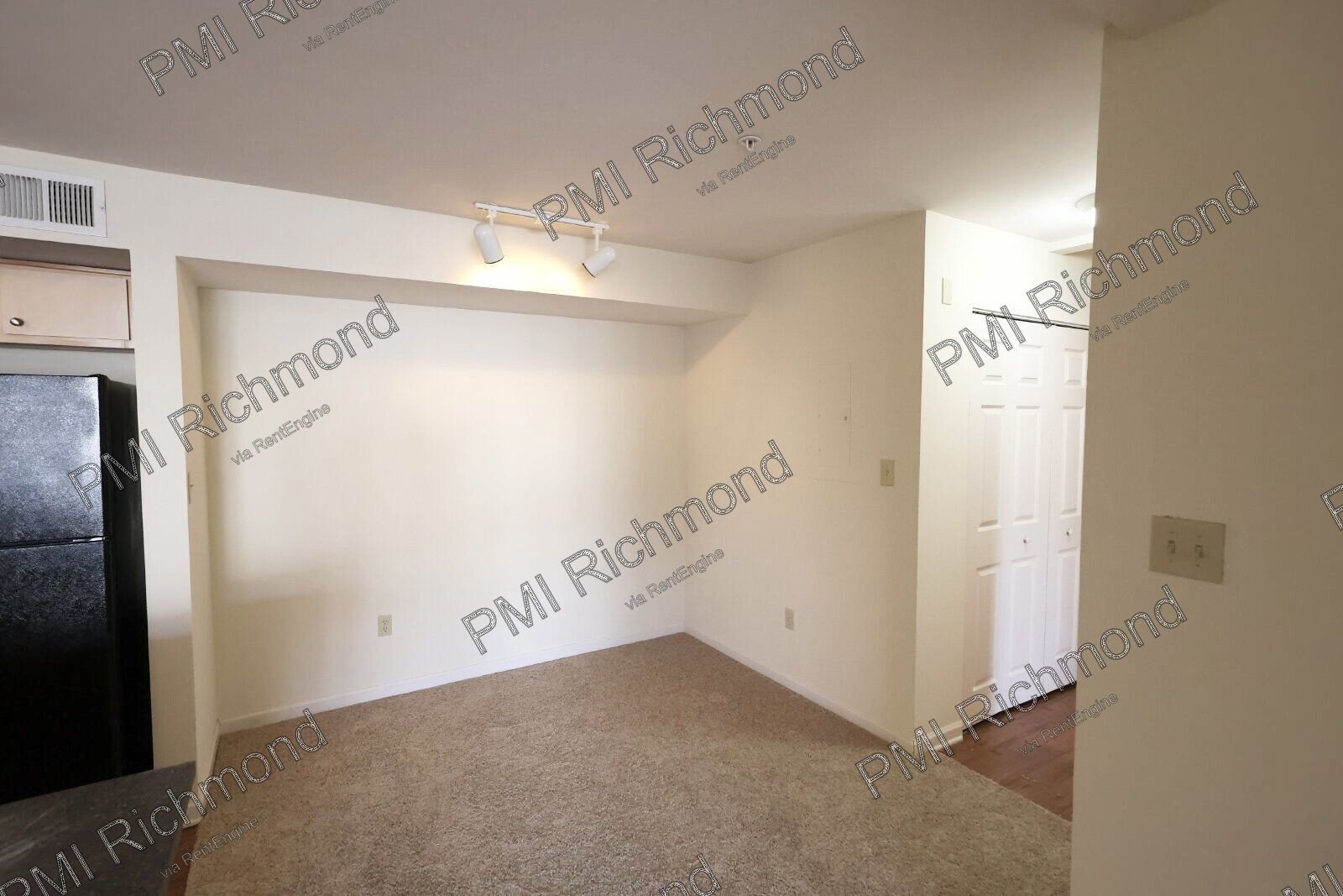 Well-Maintained Condo with a Loft in the Bristol Village At Charter Colony Subdivision of Chesterfield! property image