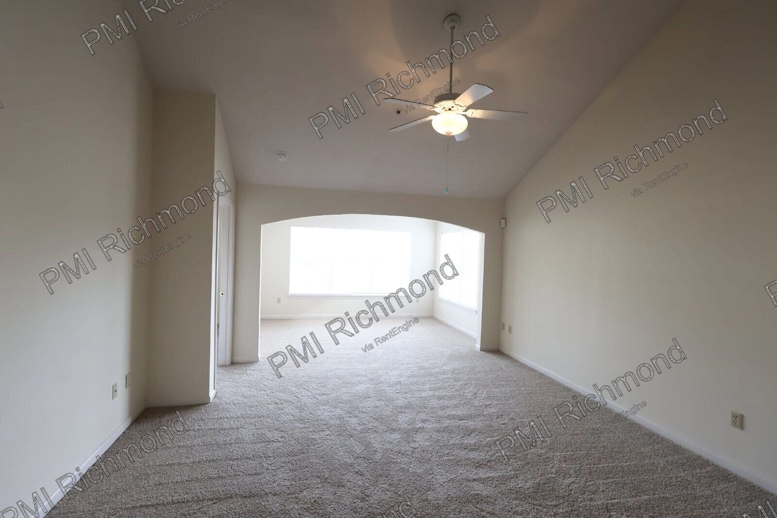 Well-Maintained Condo with a Loft in the Bristol Village At Charter Colony Subdivision of Chesterfield! property image
