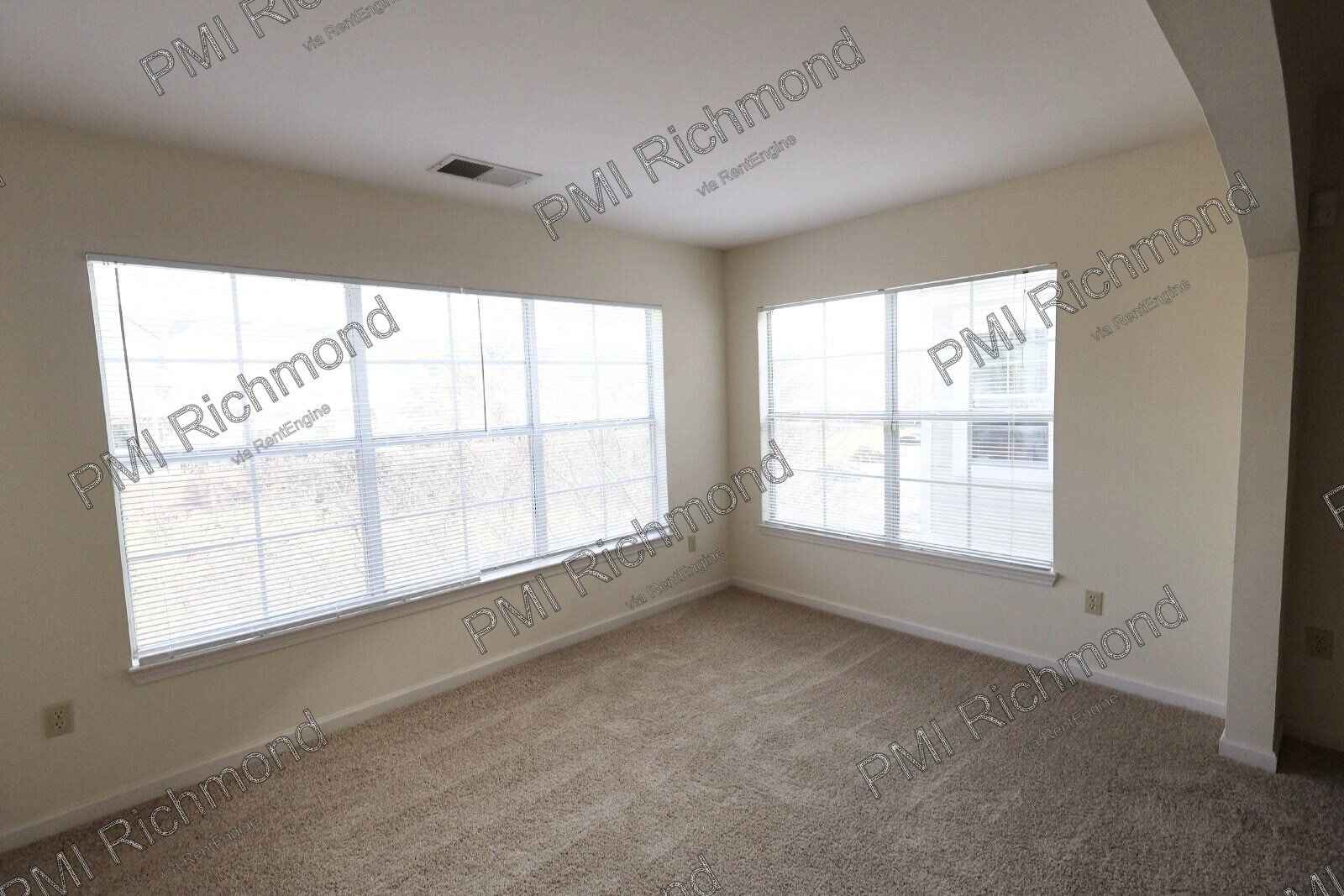 Well-Maintained Condo with a Loft in the Bristol Village At Charter Colony Subdivision of Chesterfield! property image
