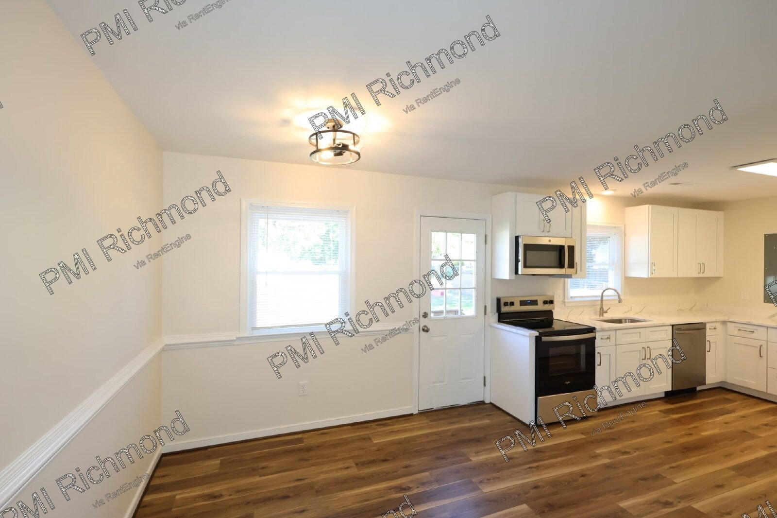 Modern & Beautiful 3-Bedroom Home with Spacious Layout in Chesterfield! property image