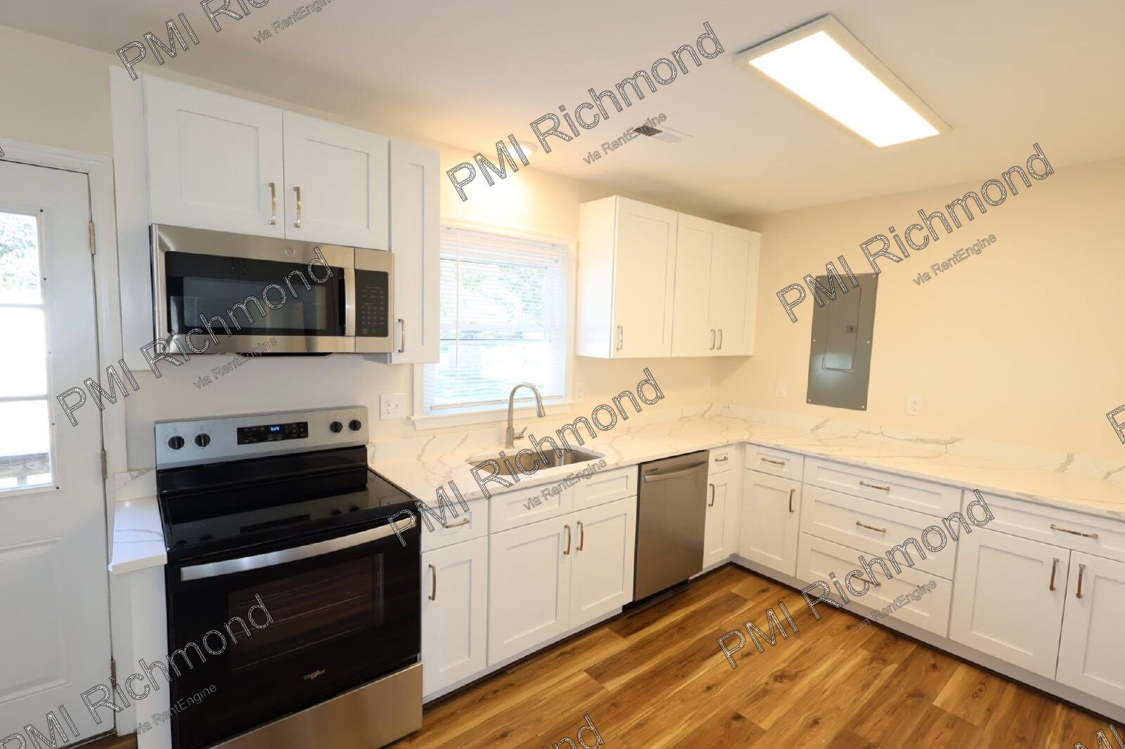 Modern & Beautiful 3-Bedroom Home with Spacious Layout in Chesterfield! property image